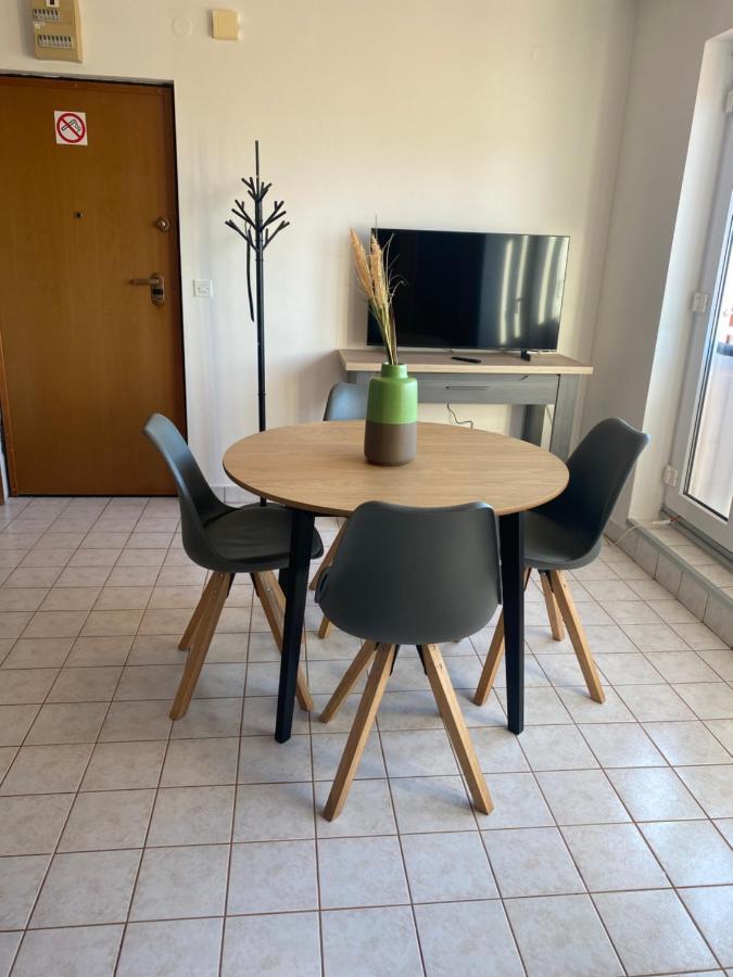 Apartment Privlaka Direkt Am Strand Mit Klima Und Neuem Badezimmer Haustiere Sind Willkommen 外观 照片